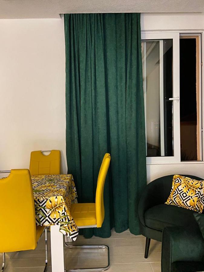 Id Apartments 蒂瓦特 外观 照片