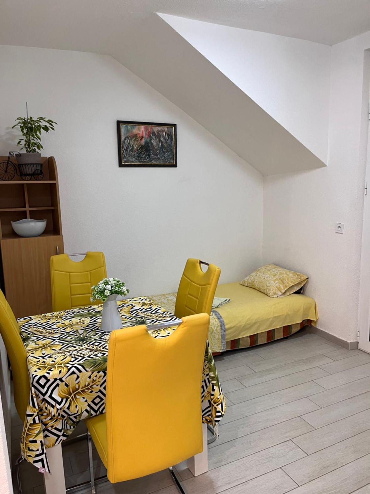 Id Apartments 蒂瓦特 外观 照片