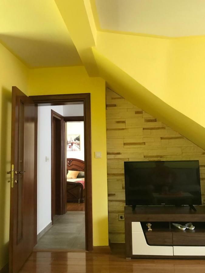 Id Apartments 蒂瓦特 外观 照片