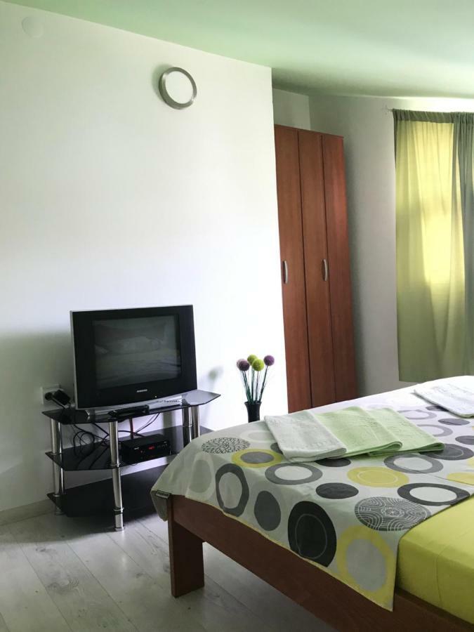 Id Apartments 蒂瓦特 外观 照片