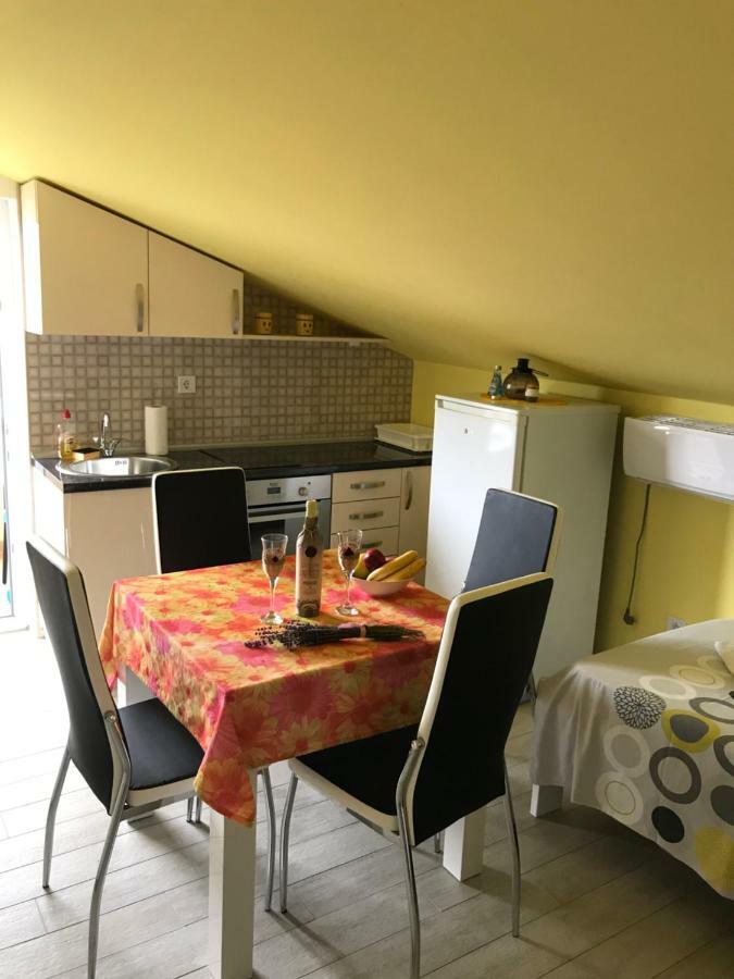 Id Apartments 蒂瓦特 外观 照片