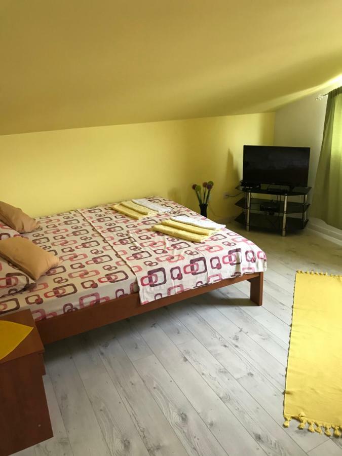 Id Apartments 蒂瓦特 外观 照片